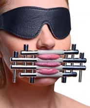  unusual-gag-50_lips_tongue_press.jpg thumbnail